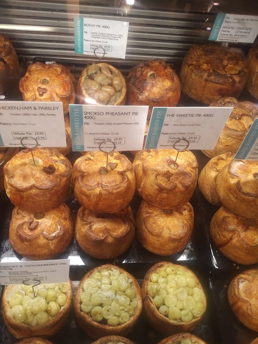Mrcspies's tweet photo. Four years ago today.  At @IFE2017 and training at @Fortnums 
History. https://t.co/2dABxZwv6Y