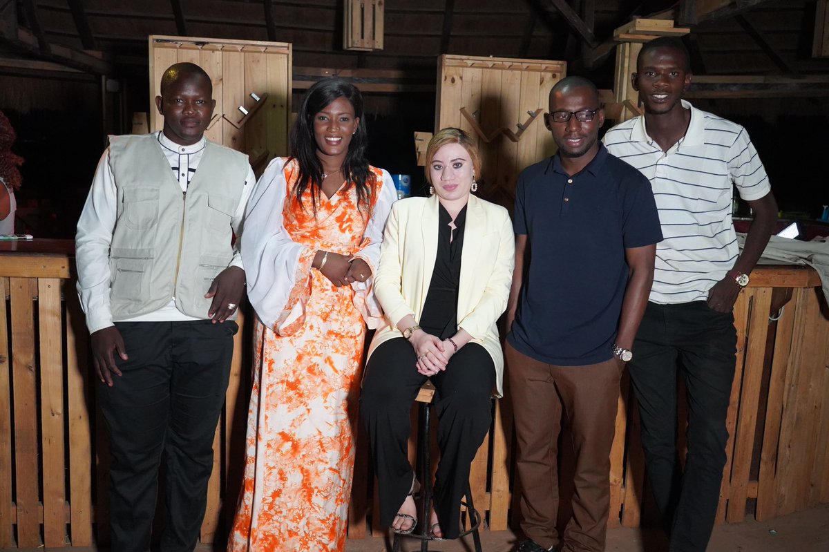 La pierre n’a point d’espoir que d’être pierre. Mais de collaborer, elle s’assemble et devient temple” 
SAINT EXUPERY. 

Notre plus grande force c’est notre Équipe.Excellente Semaine. 
<a href="/PrestacomN/">PRESTACOM NIGER</a> 
#Prestacom_Afrique 
#Universelles_consulting