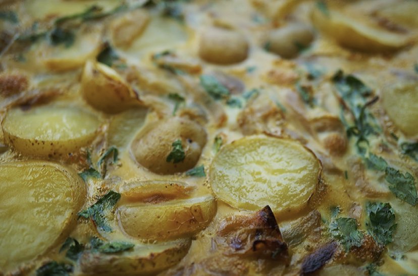 FoodWranglers's tweet photo. Close up #tortilla #potato #spanish #recipe #vegetarian #foodie https://t.co/jVoPCkDepH
