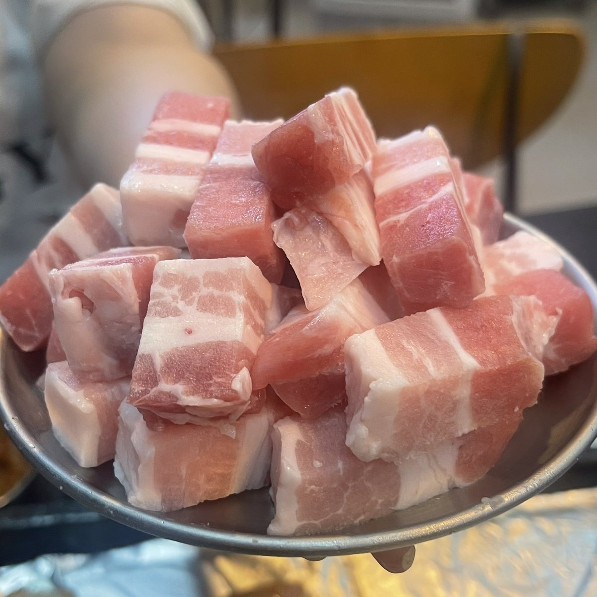 94ws_'s tweet photo. กูไม่รู้ว่าตัวเองไปอยู่ไหนมา ถึงเพิ่งมาค้นพบร้านปิ้งย่างเกาหลีที่รสชาติเกาหลีที่สุดแถวบ้าน อาหารทุกอย่างเหมือนกูนั่งกินที่เกาหลีจริงๆๆๆๆๆๆๆๆๆ แบบรสชาติที่คิดถึงมากๆๆๆๆ อิเหี้ยเอ้ยยย 299 เท่านั้นค่ะ ร้านชื่อ เดอะ นูริม the noorim อ่อนนุช17 เจ้าของร้านคนเกาหลี หั่นหมูมาให้ด้วย! https://t.co/4APLaOEgD8