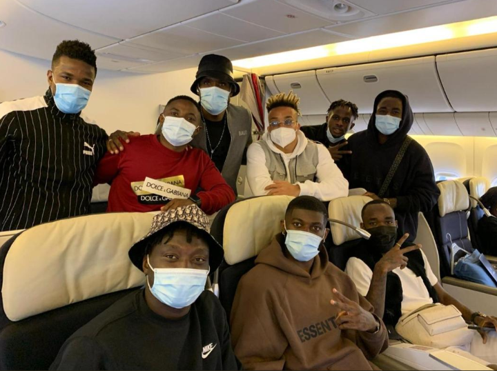 ShowTime237's tweet photo. C'est la rentrée !

@Ondoa1_Officiel
@faicollins
@ngadeu_michael
@PierreKunde
@TabekouSerge
@Hongla18
@mbaizoolivier1
@Jong22_
@MoumiNgamaleu
Ont tous pris l'avion en direction du Cameroun. https://t.co/XaFRLvBgfu