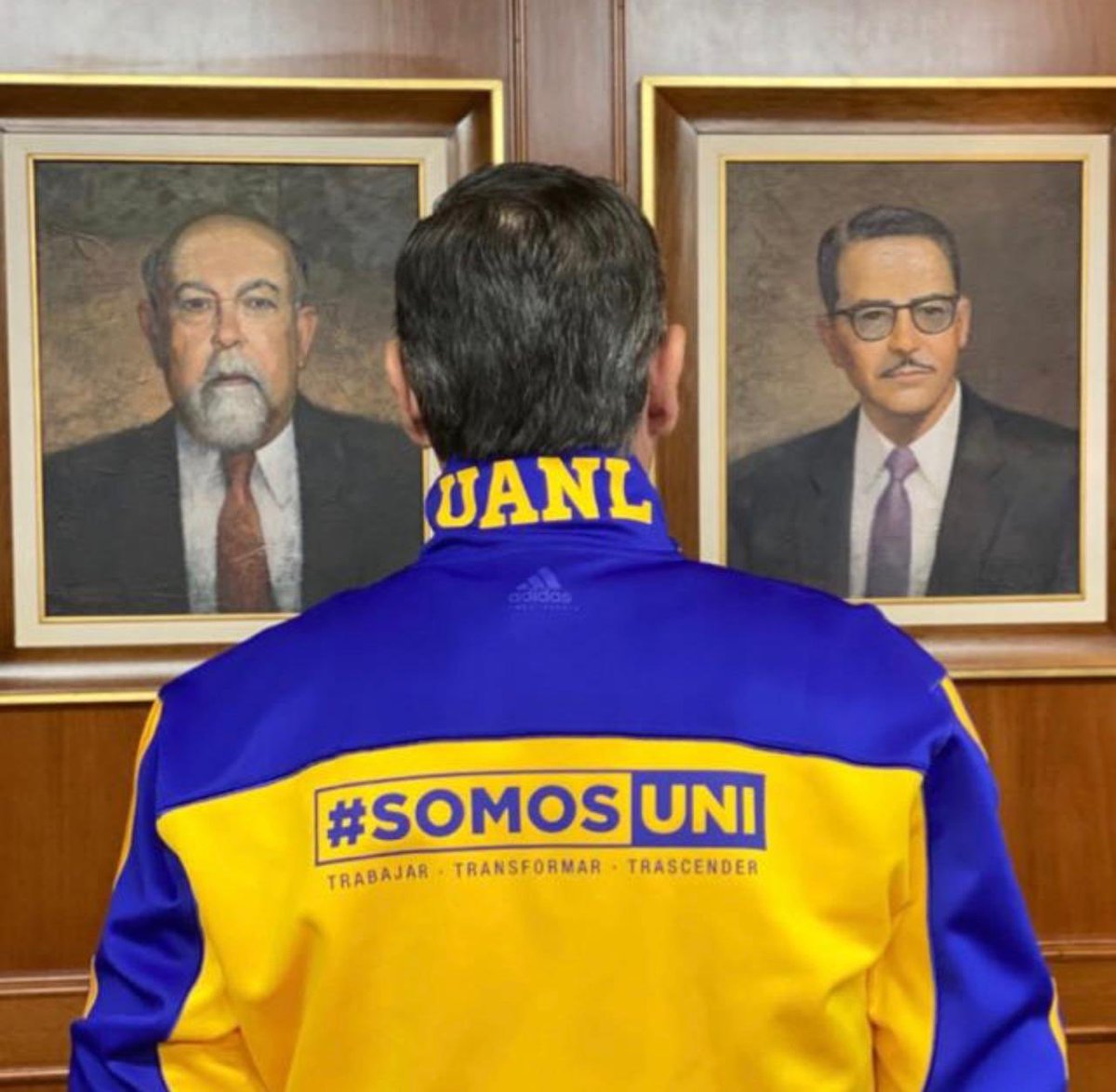 RogelioGzaUANL's tweet photo. El legado de los grandes universitarios nos impulsa a seguir trabajando para transformar a nuestra institución. #SomosUni https://t.co/WkGDXW5oE5