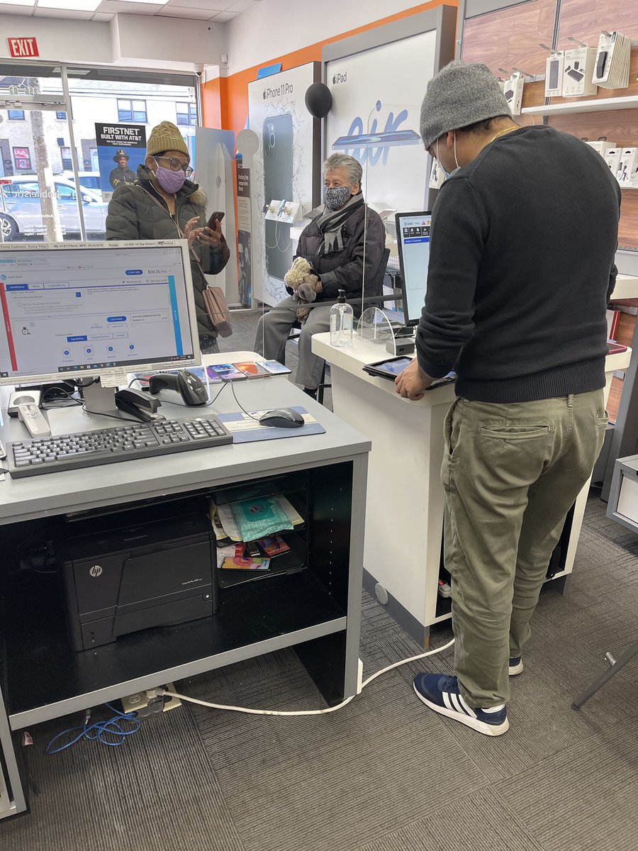 2 Watches with a side of AT&amp;T TV. Sehgal shows the benefits of having an Apple Watch for work and then personalizes the need for AT&amp;T TV since the customer is always on the go. #SWATsUP #NewERa #CutTheCord #NYNJStateOfMind <a href="/BenBNewYork/">Ben</a> <a href="/KirkBailey17/">Kirk Bailey</a> <a href="/NDixon121212/">Nicole Dixon</a> <a href="/judy_cavalieri/">Judy Cavalieri</a>