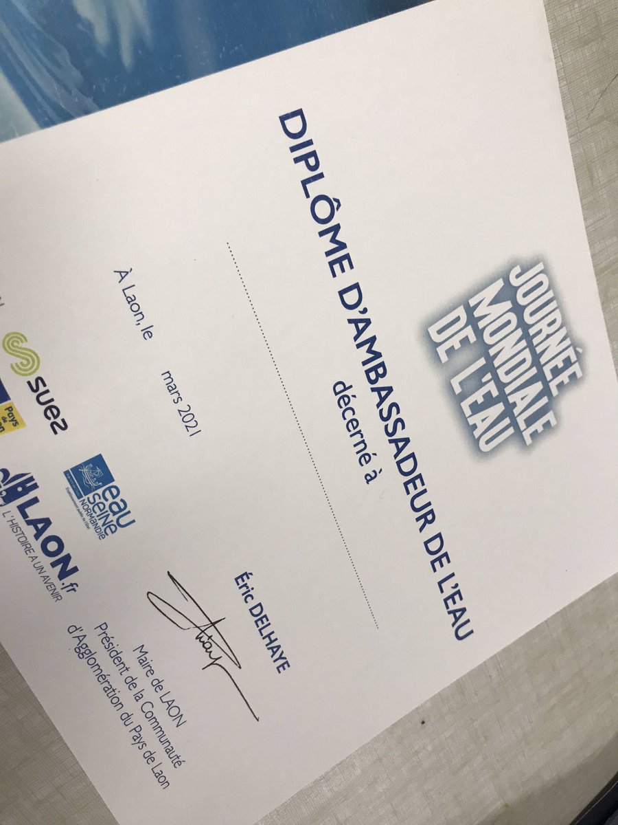 v_broutin's tweet photo. Pour la #JourneeMondialeDelEau 💦💦 @suezFR soutient l’initiative de @villedelaon pour inciter les plus jeunes à préserver cette ressource essentielle. Bravo à nos nouveaux ambassadeurs de l’#eau du groupe scolaire Saint Exupéry à #laon 👏👏👏 https://t.co/BM4Xp05CzL