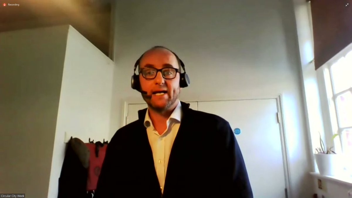 HotspotNordic's tweet image. 600 people have registered for #CircularCityWeek kicking off today! The @CircularWeek Opening Ceremony is now taking place with:
- @ashsukhdev of @circulareconomy
- Nicole Spina of @NYCEDC
- @RUBICONMethod of @Rubicon 
- @OliverDvH of @Freshfields
- @oconnell_scott of @DellTech