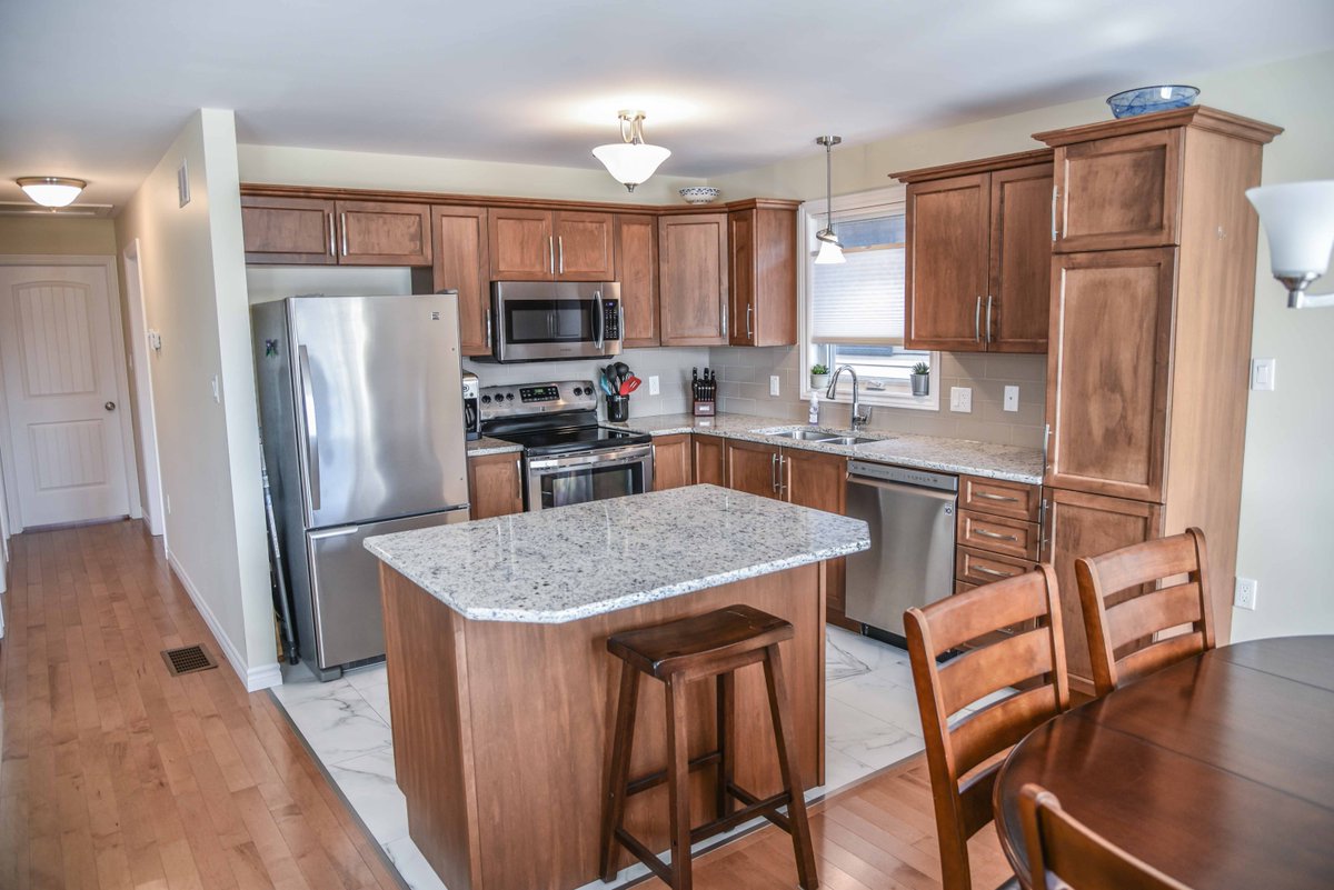 BugMeAnytime's tweet image. 9 Nile is my NEW LISTING‼️ Pristine home! Present just like new. 🆕Beautiful high ranch house with hardwood and tiling throughout. ✅Contact me today for a showing! 📲 613-639-8045
.
.
#newlisting #petawawa #jettsells #remax #pembrokeremax