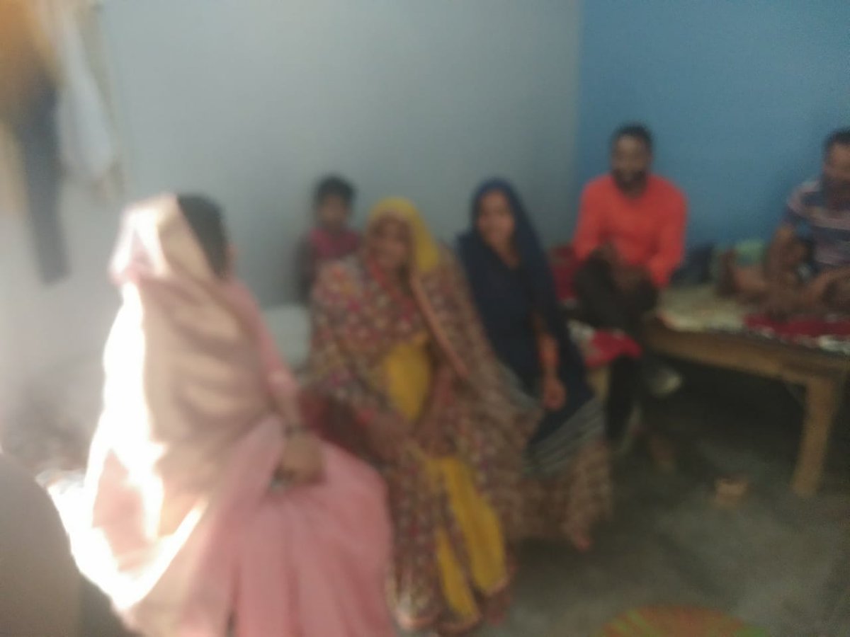 SonyCha63898310's tweet photo. Aaj Main Apne 21 ward number Kaushambi Mein Jan Sampark Kiya https://t.co/koM791PbwP