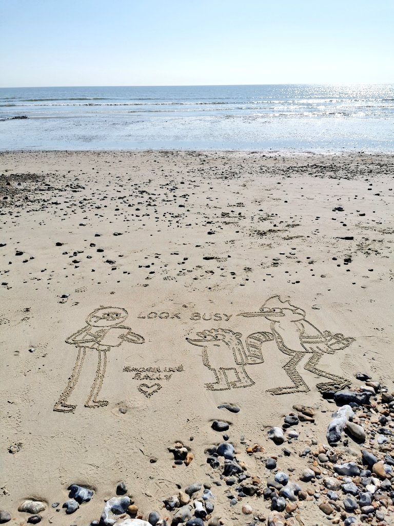 DigiDaughter's tweet photo. Look Busy 😉 #RegularShow #Benson #Rigby #Mordecai #cartoonnetwork
Keep Going 😊 #rockosmodernlife   #Rockothewallaby #HefferWolfe #nickleodeon
💛 #StaySafe #sanddrawing #beachart 🌊🌊🌊 #Lockdown2021 #VitaminSea #comics #cartoons ✍️ #SandBanksy #shorelinesally 788-92 https://t.co/NIZJ3EZkDc