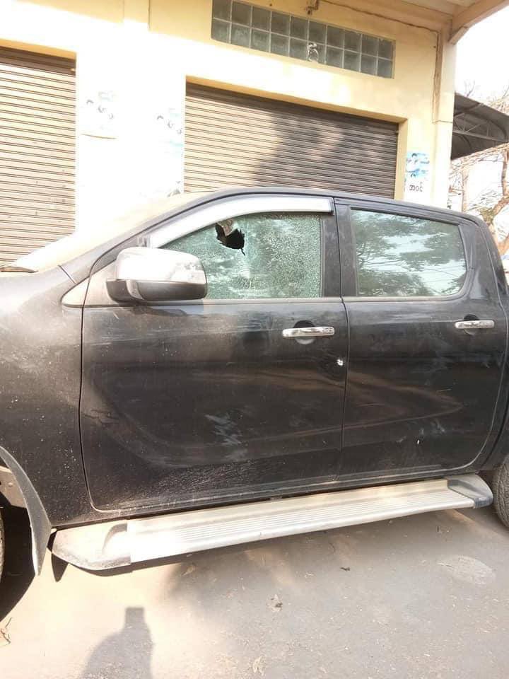 Saimauckkham's tweet photo. -Taunggyi, Shan State-
Military terrorists shot with both real and rubber bullets, sound bombs to civilians’ houses last night, residences’ windows, cars and CCTV were found destroyed this morning
STRENGTH OF UNITY
#WhatsHappeningInMyanmar
#Mar22Coup https://t.co/7BzTXMRcPN