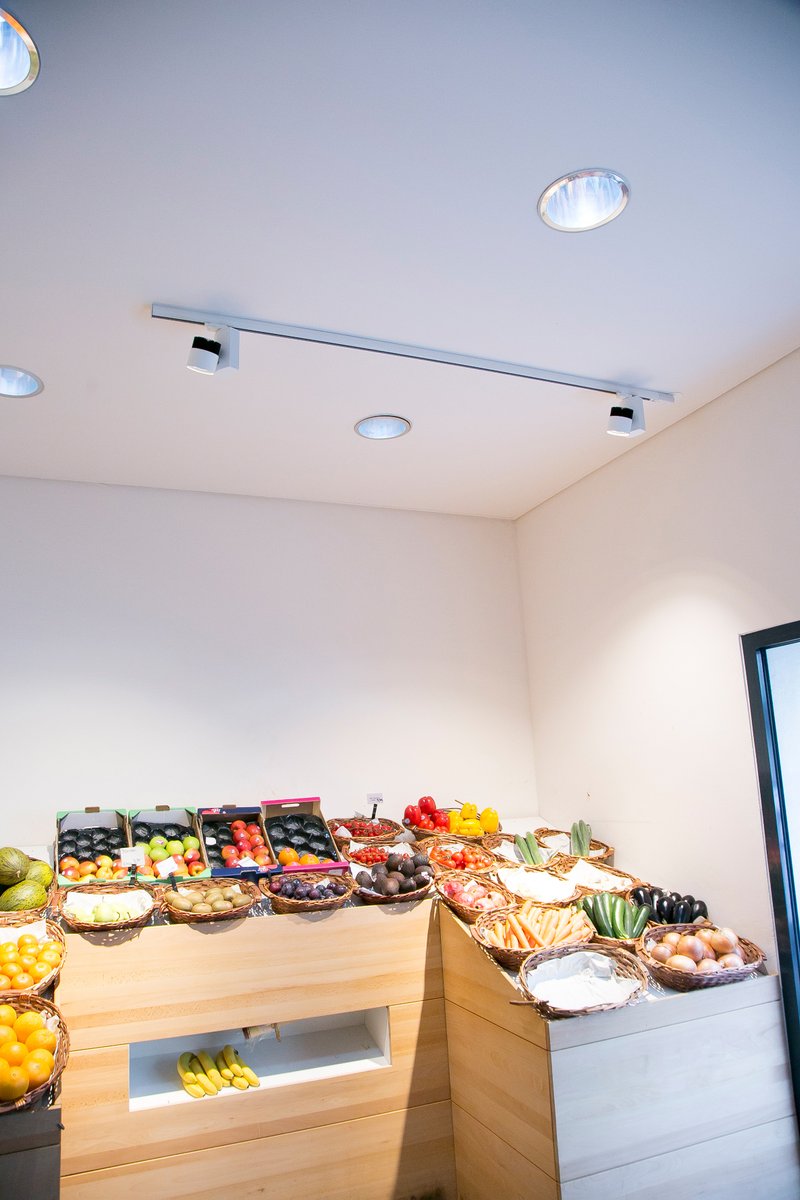 ag_nobile's tweet photo. ⚠️Flexibles Licht 💡für hohe Ansprüche ⬆️Bei großen und kleinen Verkaufsflächen sowie Galerien, Kosmetik oder Friseurenshops spielt Licht eine wichtige Rolle! Es setzt Akzente, erzeugt eine angenehme Atmosphäre und unterstützt dabei unscheinbar -aber effektiv- Kaufimpulse.⚡️⚡️⚡️ https://t.co/4NfBWmDPUp
