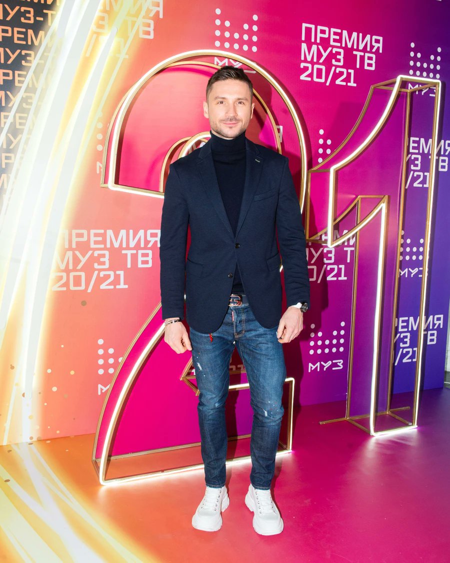 foxru1's tweet photo. Анастасия Ивлеева, Ксения Собчак, Сергей Лазарев @sergeylazarev и другие звезды на пресс-завтраке МУЗ-ТВ — https://t.co/yydygjzFsd https://t.co/A7mvddYayi