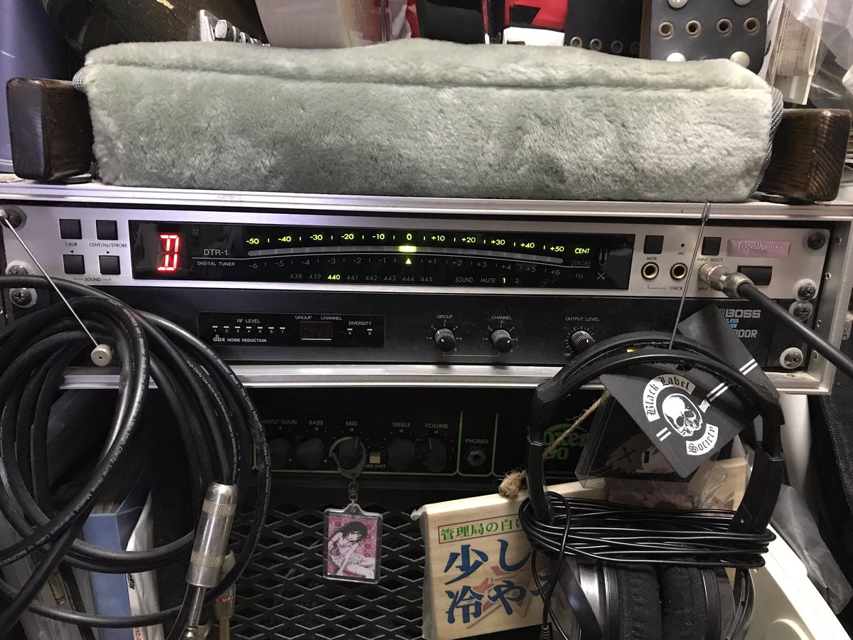 SDMF_Inc's tweet photo. 喝さんのキャスで、
少し話に上げたけども、

TONE WORKS
KORG DTR-1 ラックチューナー

よくよく考えたら19歳か20歳ぐらいの頃に買ったんだっけ❓

今となっては精度もペダルチューナーに劣るけども、手離せない理由もあるんだよね。

後日Blogにその辺はw

@korg_inc #KORG
#ToneWorks #DTR1 https://t.co/2sJu1eh4Op