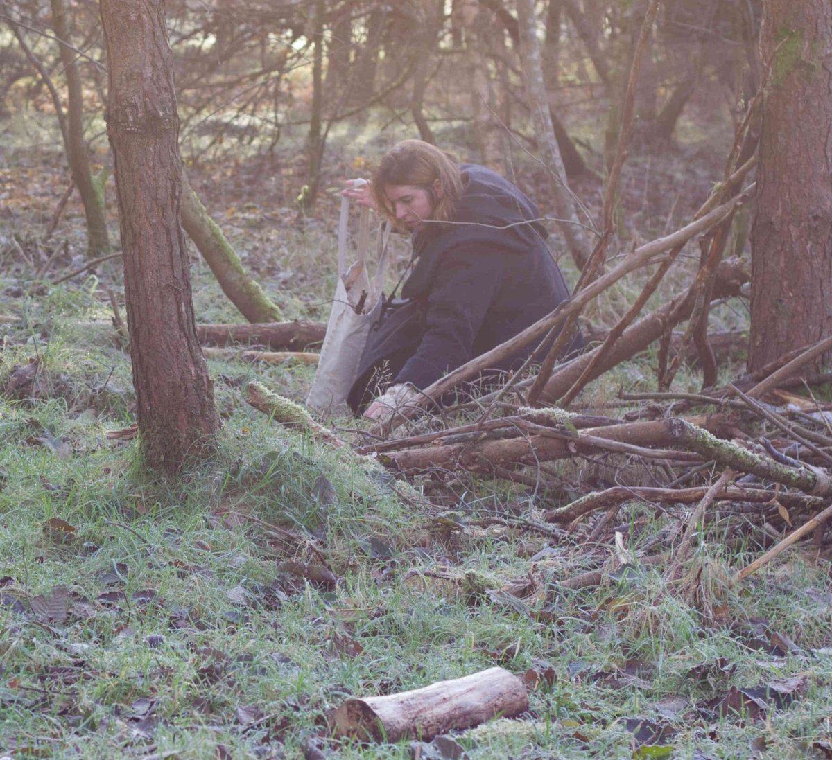 SevenLochs's tweet image. Hello! I’m @adanseywright, an artist on #ASenseOfBishopLoch. The project took a different course because of restrictions but it has been a pleasure working w/#Easterhouse residents &amp;amp; @LochendHigh on our creative walks &amp;amp; activities.