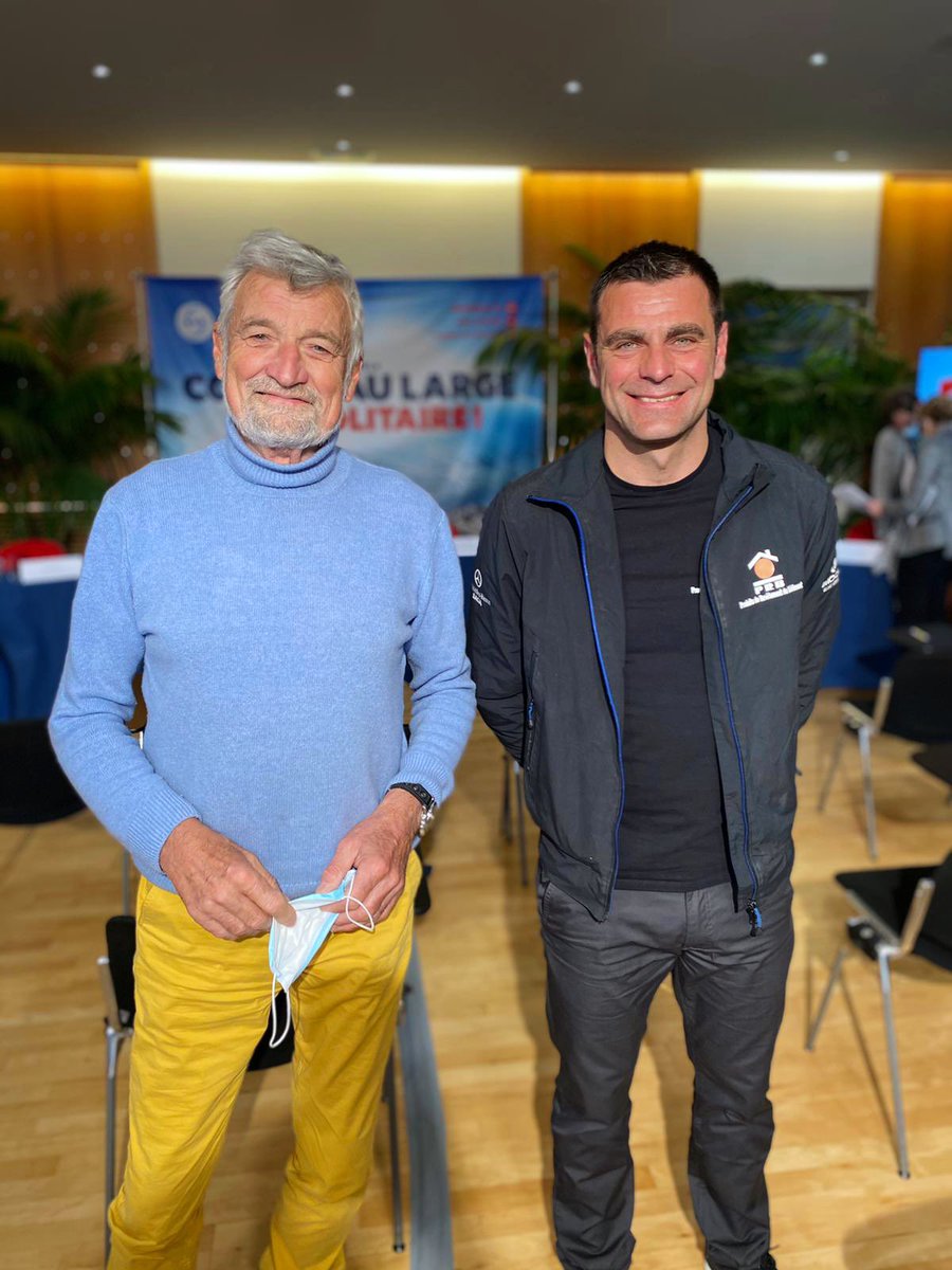 DamienGuillou_'s tweet photo. 🤩 Belles rencontres pour Damien aujourd’hui @lessables ! Jean-Luc Van Den Heede, vainqueur en titre de la @ggr2018official et Don McIntyre, organisateur de ce tour du monde ⛵️
#GGR2022 #LesSables #TeamPRB https://t.co/eftI10luMr