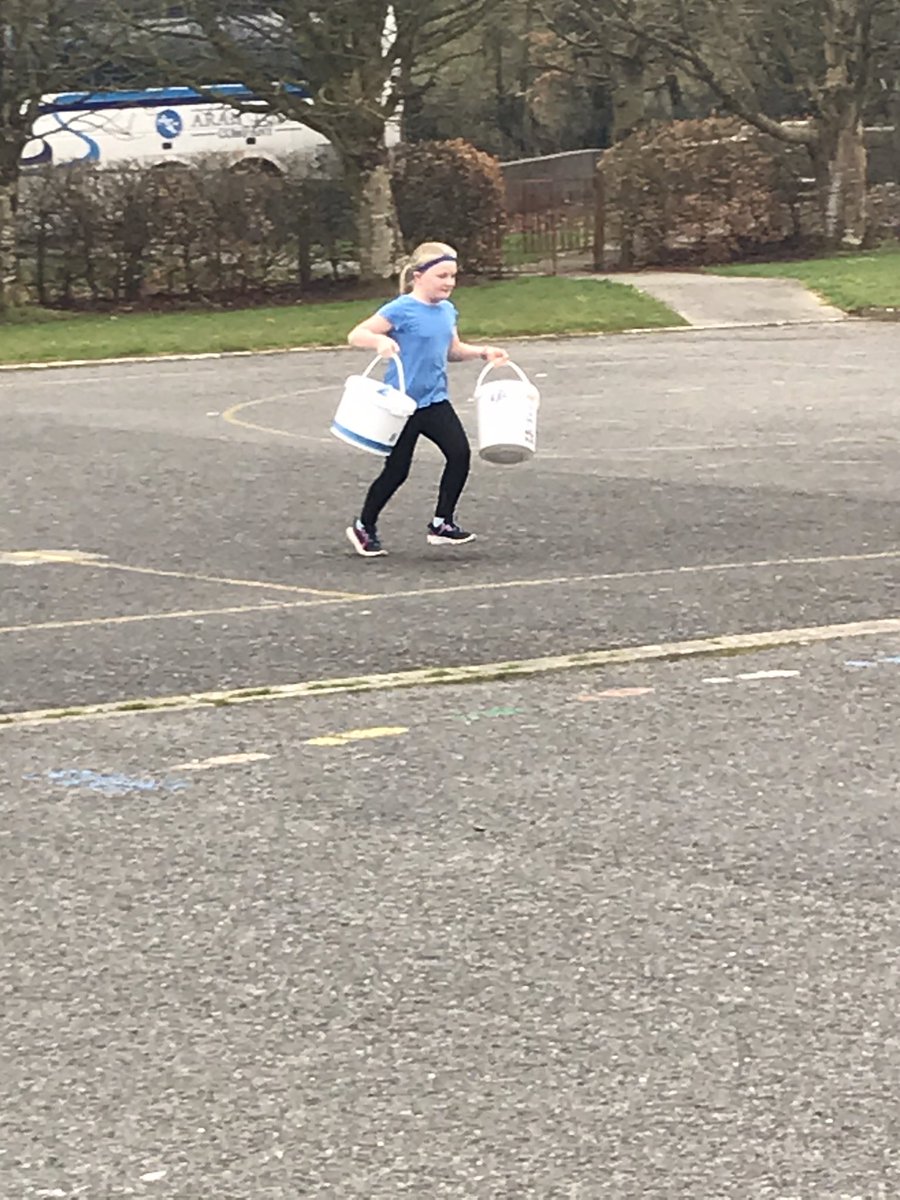 Glinsk_NS's tweet photo. Carrying up to 20litres for long distances is a daily occurrence for many people, especially women and children, in countries globally. 21 #Water2me #miniwalkforwater #cleanwater #humanright #walkforwater #waterflag @GreenSchoolsIre we held a relay for water #WorldWaterDay2021 https://t.co/OuiYVD4Jrl