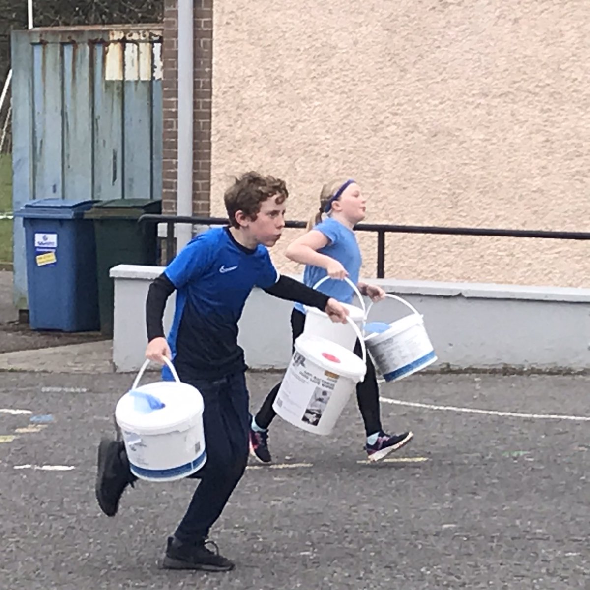 Glinsk_NS's tweet photo. Carrying up to 20litres for long distances is a daily occurrence for many people, especially women and children, in countries globally. 21 #Water2me #miniwalkforwater #cleanwater #humanright #walkforwater #waterflag @GreenSchoolsIre we held a relay for water #WorldWaterDay2021 https://t.co/OuiYVD4Jrl