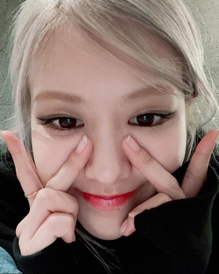 Gw kasih tau ya ni akun masih aktif tapi gw sekarang jarang buka twitter 

Mutualan kuy komen aja ga usah malu
Fambest dm aja
 #roleplayerindonesia #roleplayer #roleplayerkpop #roleplayerworld