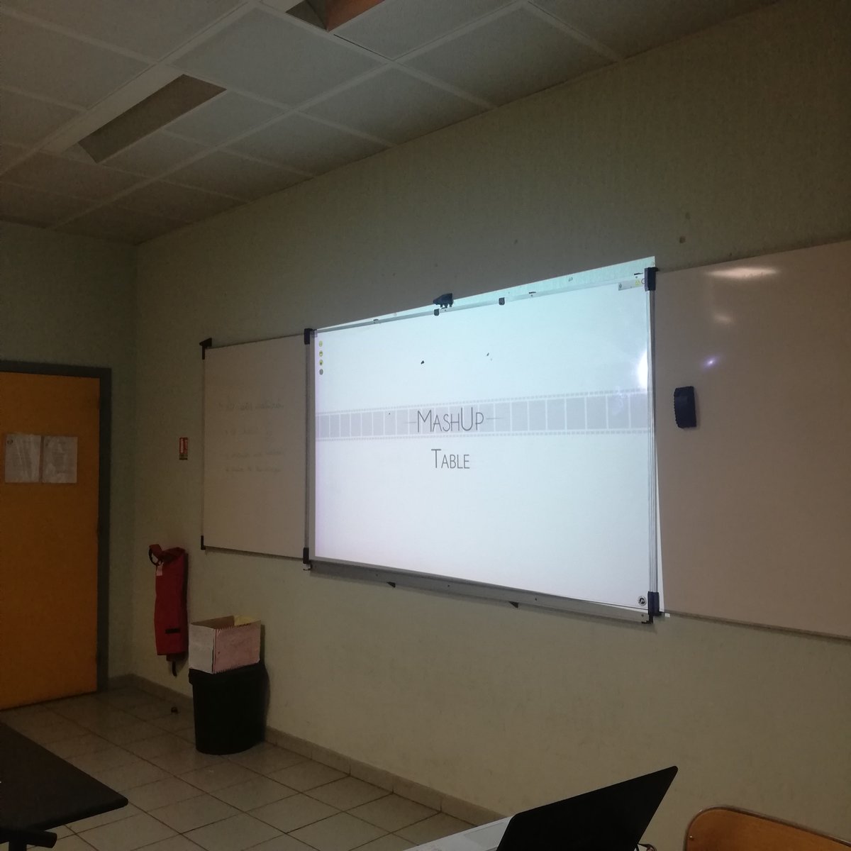 cdi06's tweet photo. Lundi 15 mars: Atelier Montage avec la table Mash Up. La classe de 3e3 crée de petits courts-métrages.@heliotrope_asso https://t.co/3TSISEyfbe