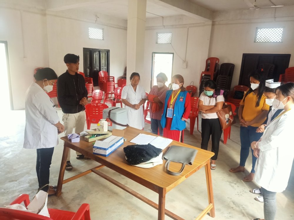 AsabenF's tweet photo. A short prayer before the start of covid vaccination #team #2nd dose @tongtongoHWC @pairson4 @USAID_NISHTHA @NagalandNhm https://t.co/1YYOMqbgSu