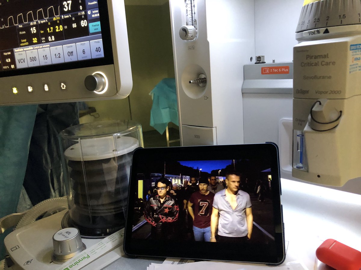stateless79's tweet photo. Estos si es #MondayMotivation , tenía que superar lo de @MDiazFuentes que me ha dejadp ko 😅 @U2 #U2gohome #Slane #Dublin 🤘🏼 a las penas puñalás... #anestesiologia #anesthesiology https://t.co/wN3JRSqDKy