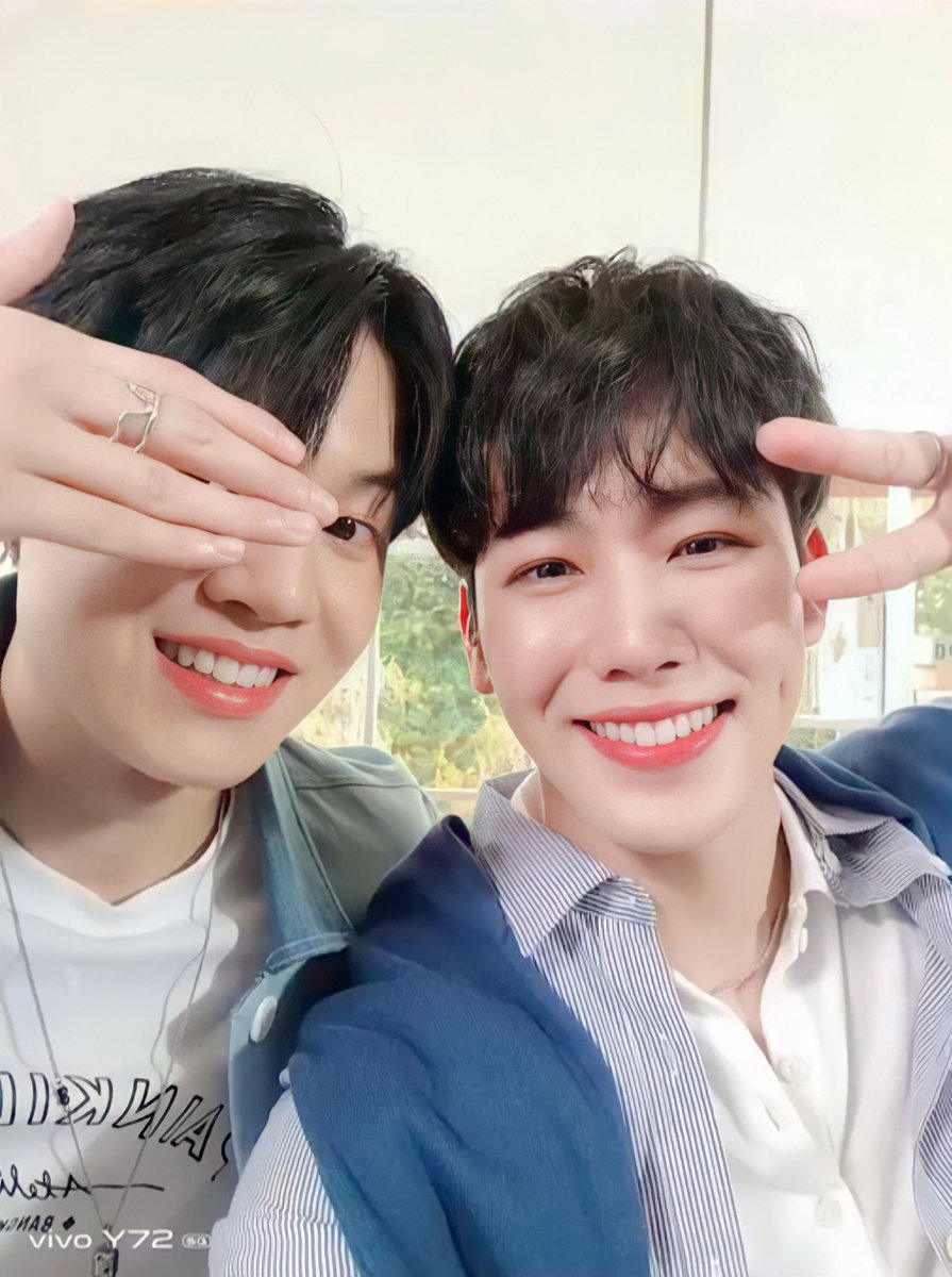 ice_eepp's tweet photo. โหหหโคตรจะน่ารักเลย 
เหมาะสมอะไรขนาดนั้นอะ ㅠㅠ 😭

#VivoY725GLaunch #5Gเข้าถึงทุกที่ทุกเวลา 
#หยิ่นวอร์ #warwanarat #yinyin_anw https://t.co/hGERbw2uNb