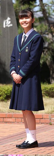 22．岐阜県 ◎岐阜女子高校（羽島郡岐南町） 森英恵デザインの