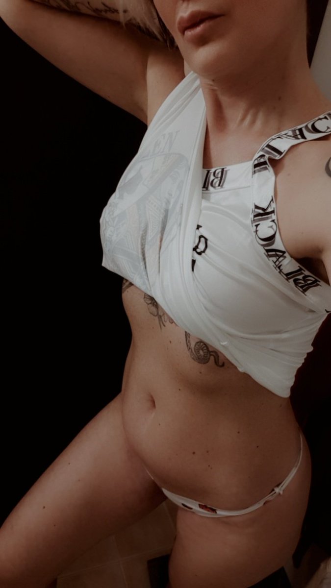 Sushisashimital's tweet image. Arrivata la primavera. Iniziamo a fare il cambio dell'armadio.
Venite su onlyfans.com/fragolina  per i video e le foto hot su richiesta.