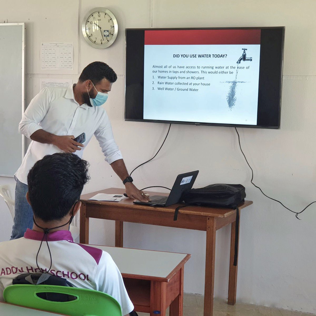 AdduHighSchool's tweet photo. Event organised to mark world water day in collaboration with @TeamFenaka  . Thank you @myfoona https://t.co/iQ52XG9xIZ