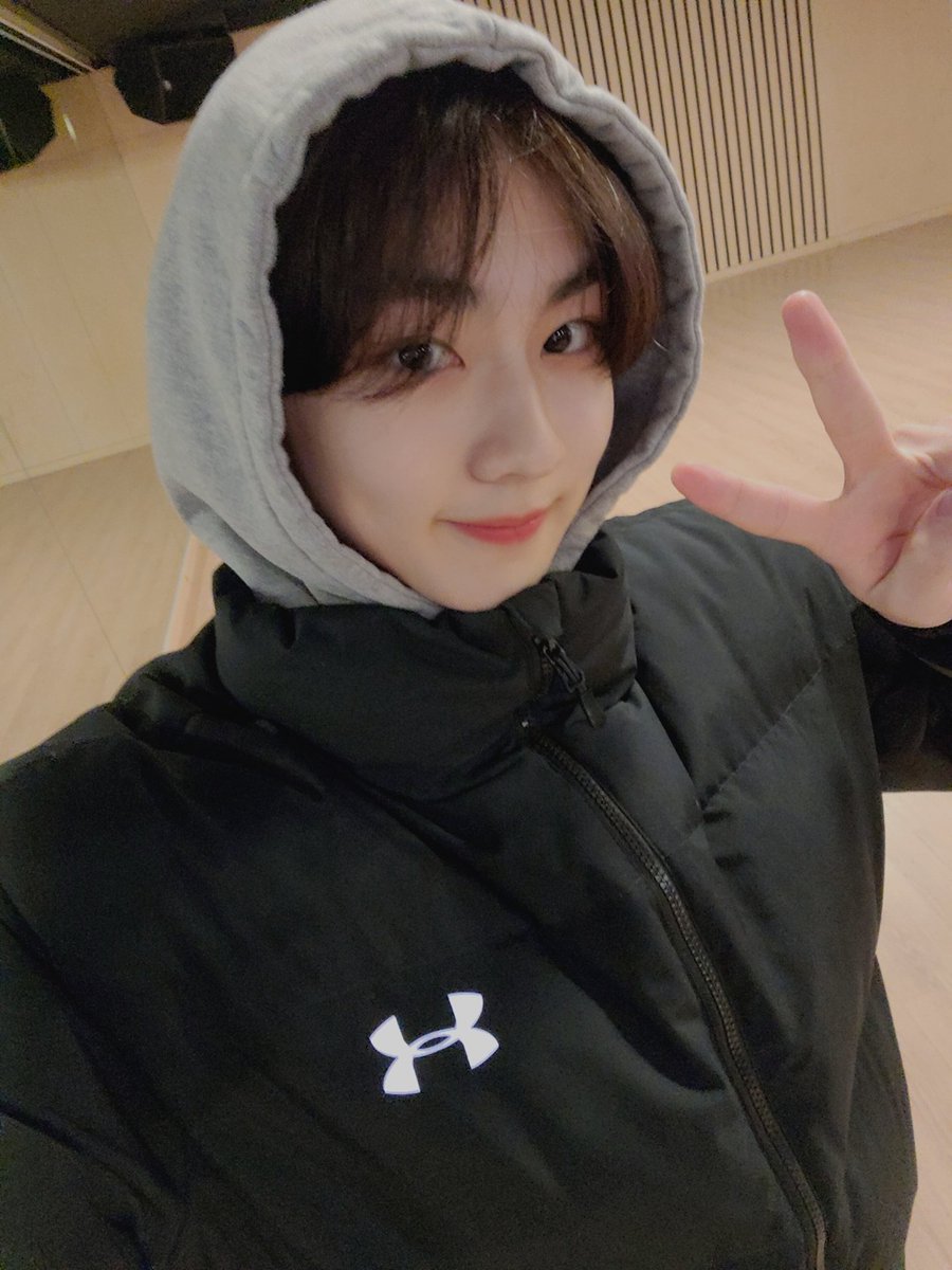 hufflefuff's tweet photo. Jungwon loves you~ (´⌣`ʃƪ) https://t.co/FGYWc0VmVg