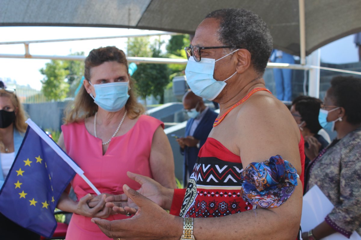 EUinEswatini's tweet photo. On 19 March 2021, EU Ambassador to Eswatini, @aragones_h attended the launch of the national COVID-19 vaccination campaign. The event held in Mbabane also saw the Acting Prime Minister, Themba Masuku, publicly taking the AstraZeneca vaccine and encouraging all Emaswati to do so. https://t.co/jYdniVQmNy
