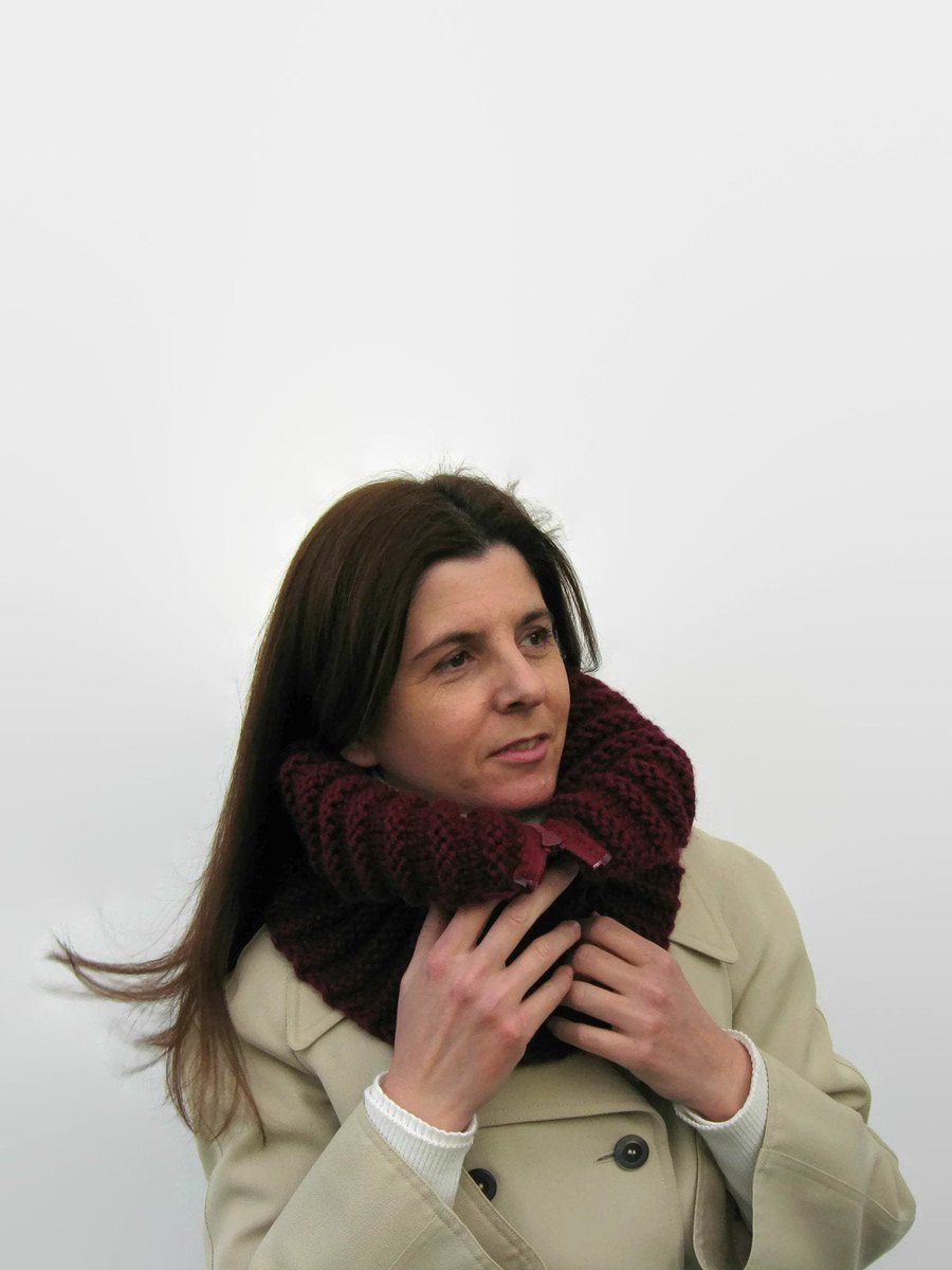 marianaypaula's tweet photo. Excited to share the latest addition to my #etsy shop: Burgundy Wool Winter Cowl with Zip https://t.co/2ckULpQX0m #red #yes #winter #chunkyknitcowl #snoodscarf #handwovencowl #unisexcowl #tubescarf #miniscarf https://t.co/E5Q1ceS748