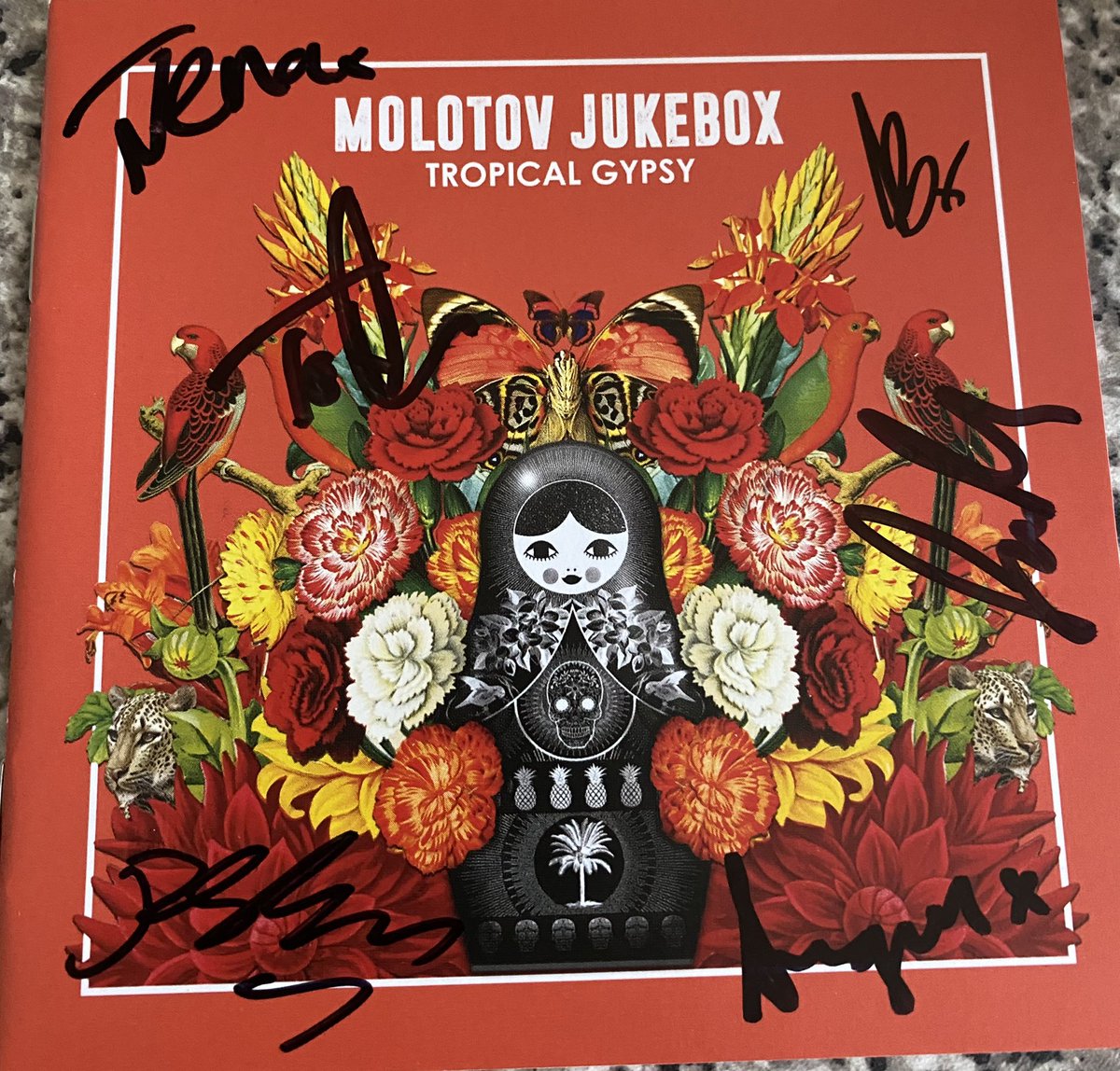 Chloe (@chloedooley1999) on Twitter photo Won a <a href="/Molotov_Jukebox/">Molotov Jukebox</a> cd on eBay bidding and it arrived today
Cue me absolutely freaking out realising it’s signed which I didn’t realise it would be
Car journeys are gonna be even more epic now Won a <a href="/Molotov_Jukebox/">Molotov Jukebox</a> cd on eBay bidding and it arrived today
Cue me absolutely freaking out realising it’s signed which I didn’t realise it would be
Car journeys are gonna be even more epic now