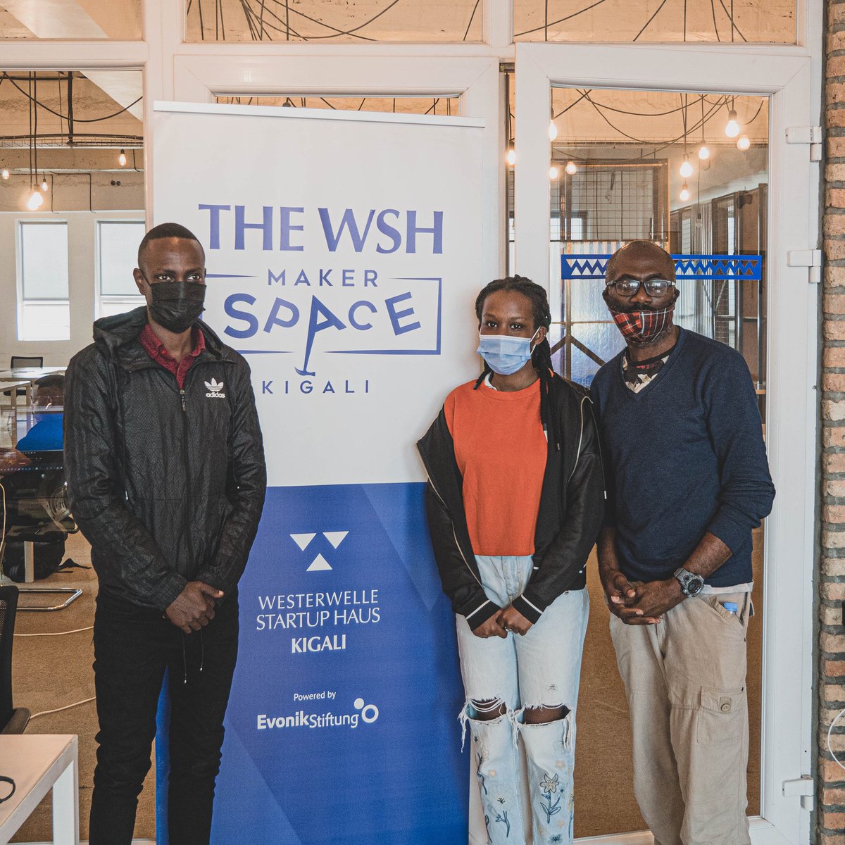 MakerspaceKGL's tweet photo. #RwOT Greetings from the Makerspace!

Our Monday has been vibrant despite the heavy rains all morning. How is your new week starting off?

#makestuff #Kigali https://t.co/4wiQVfA86R