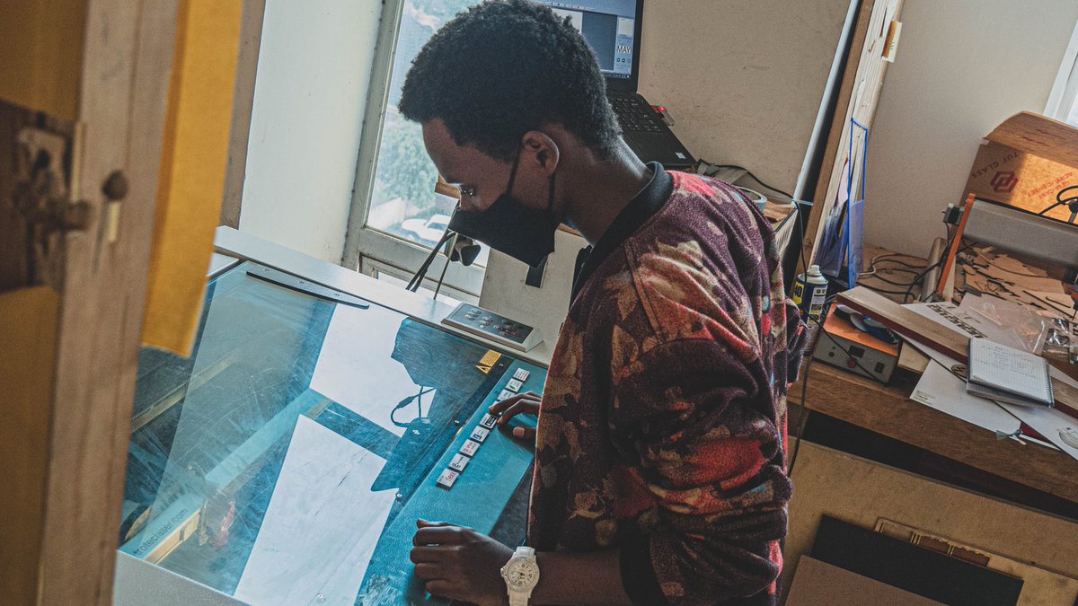 MakerspaceKGL's tweet photo. #RwOT Greetings from the Makerspace!

Our Monday has been vibrant despite the heavy rains all morning. How is your new week starting off?

#makestuff #Kigali https://t.co/4wiQVfA86R