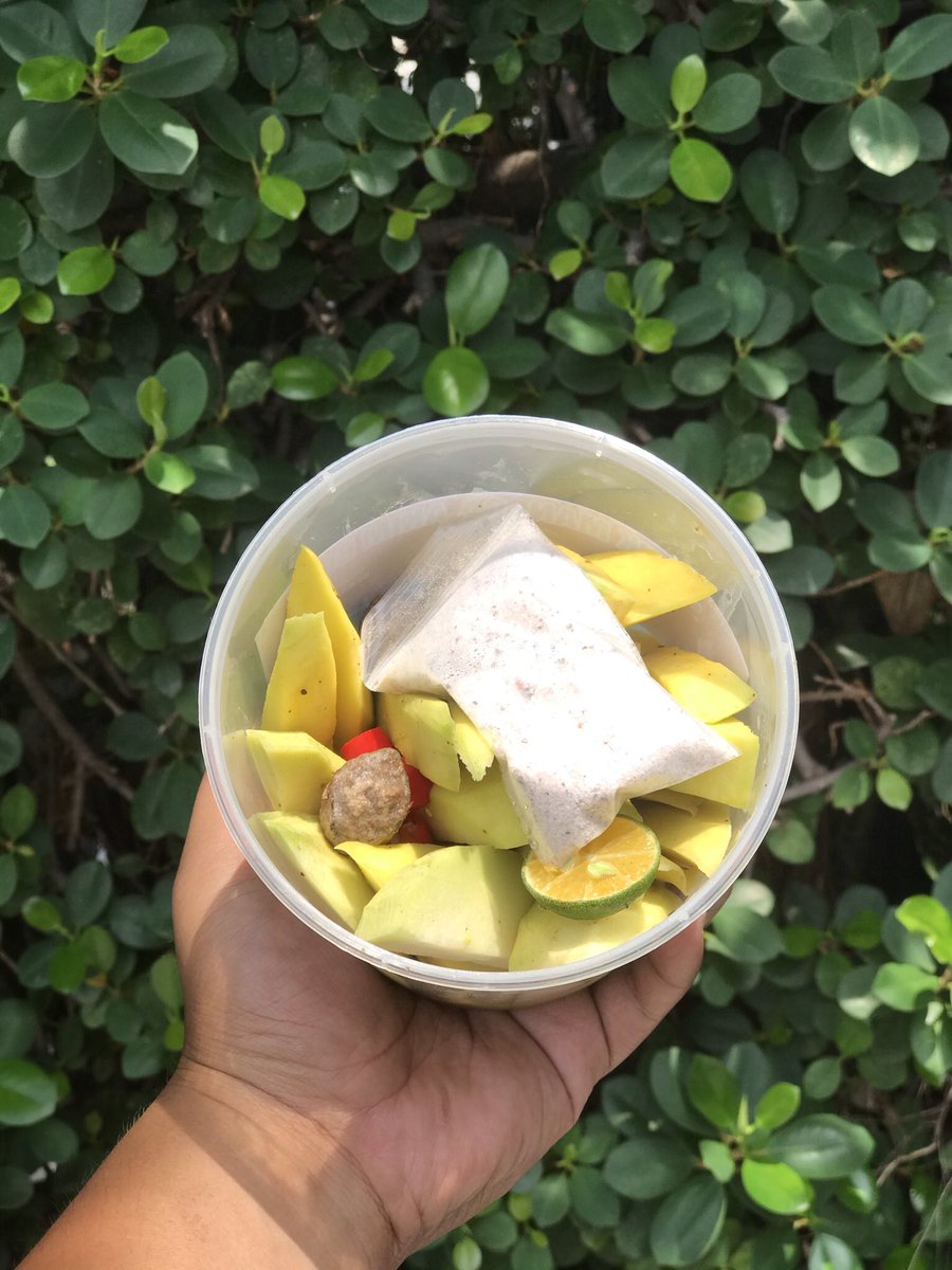 kimahmxd's tweet photo. Hi assalammualaikum, ada yang mencari jeruk mangga asam boi. Dengan harga hanya rm10 sahaja satu bekas, boleh delivery seluruh area kuala lumpur, boleh selfpickup juga di sentul kl, boleh whatsapp saya 01121008766 https://t.co/ggQPmQcCtp