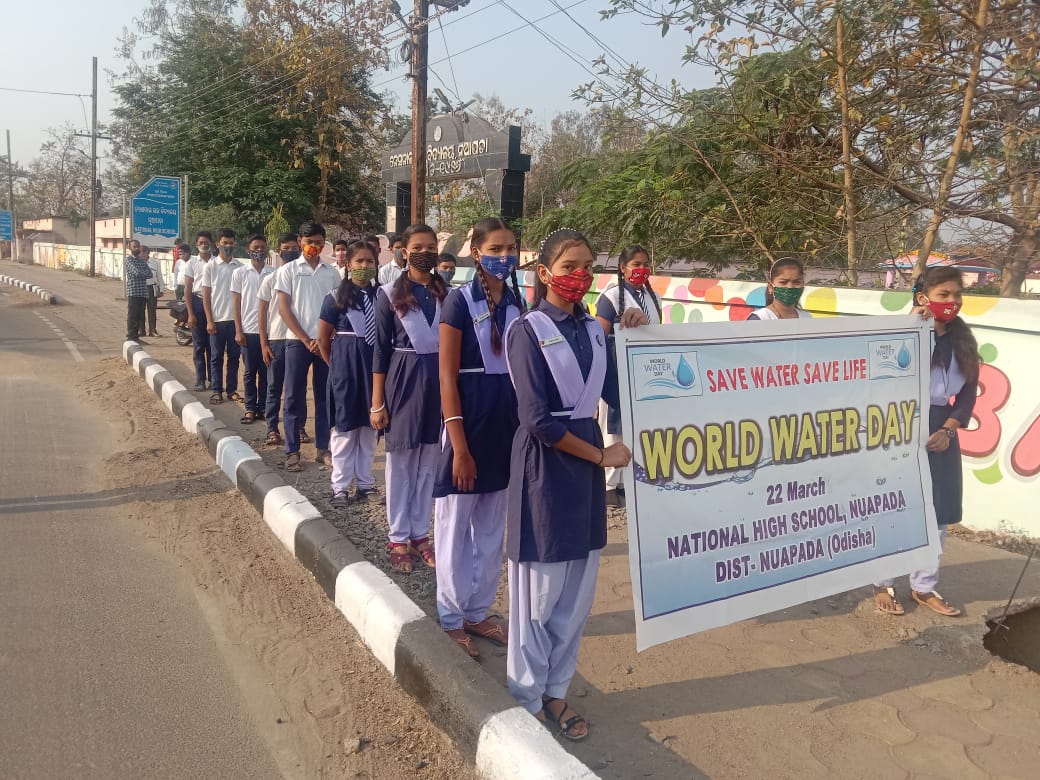 Amiya4NCC's tweet photo. On the occasion of #WorldWaterDay2021,4(Odisha) Naval Unit NCC,Bhawanipatna Cadets observed an awareness rally enchanting "Save Water💧Save Earth 🌍,"Cadets highlighted the message of conserving water. @HQ_DG_NCC @kalinga_sagar @hirakudwarrior @Sadhabas1 @CMO_Odisha @IPR_Odisha https://t.co/QcEI1ggxOB