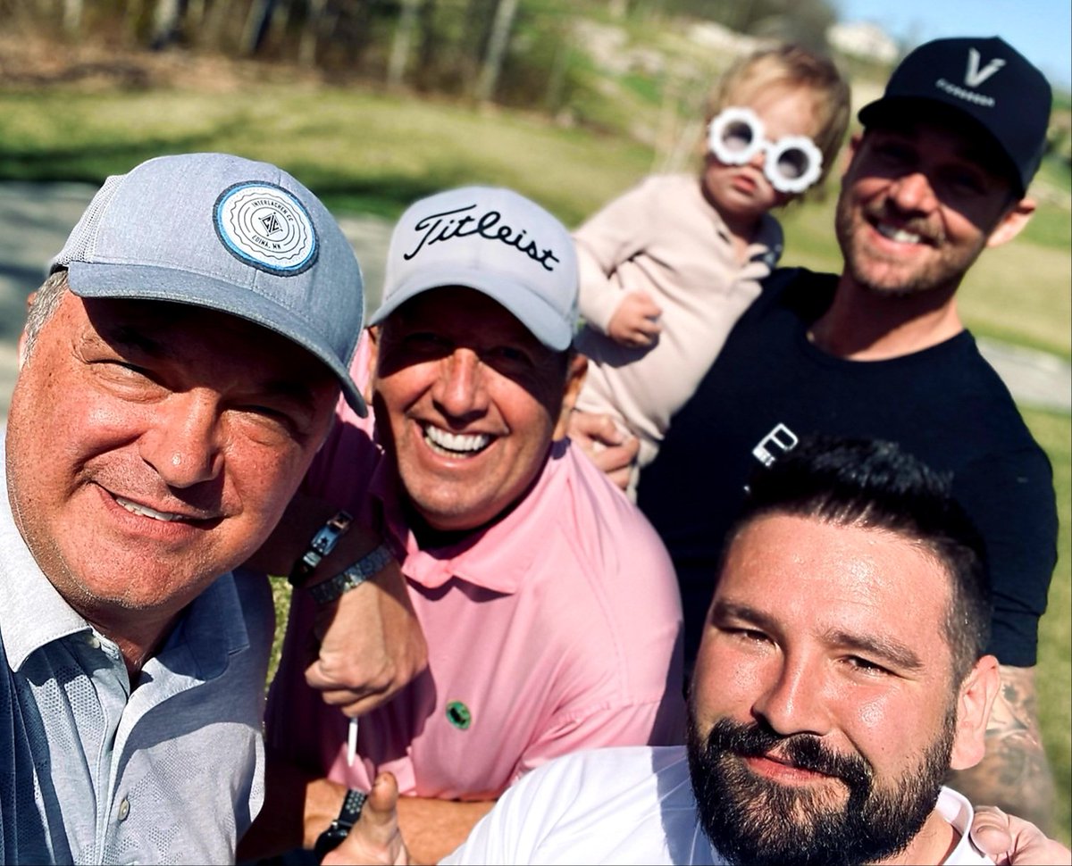 DJ_Shawn_Parr's tweet photo. When you get a chance to hang with your Country Family...Life is good! What a day!! @BrettYoungMusic @ShayMooney @coleswindell @buzzbrainard @shawnparrsatc #FORE #ParrForTheCourse #minielton https://t.co/VShg9RlBlH