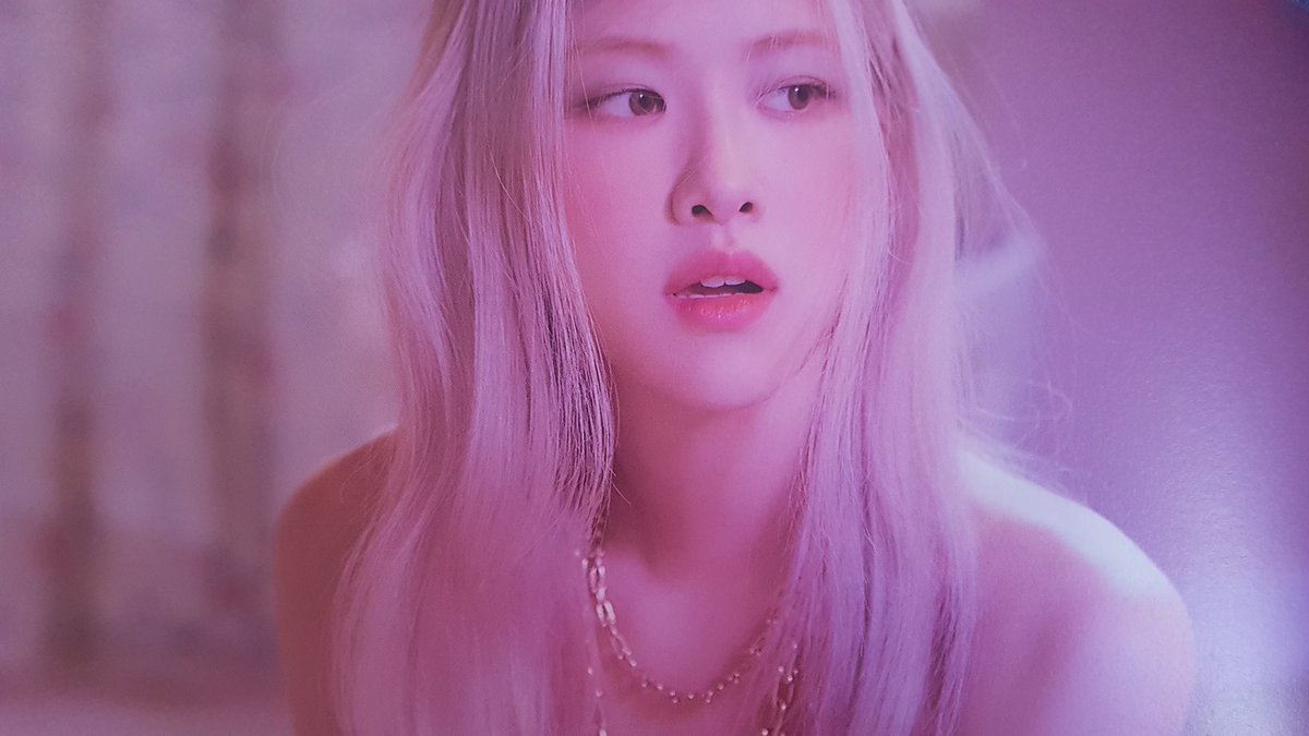 rosé pics tweet media