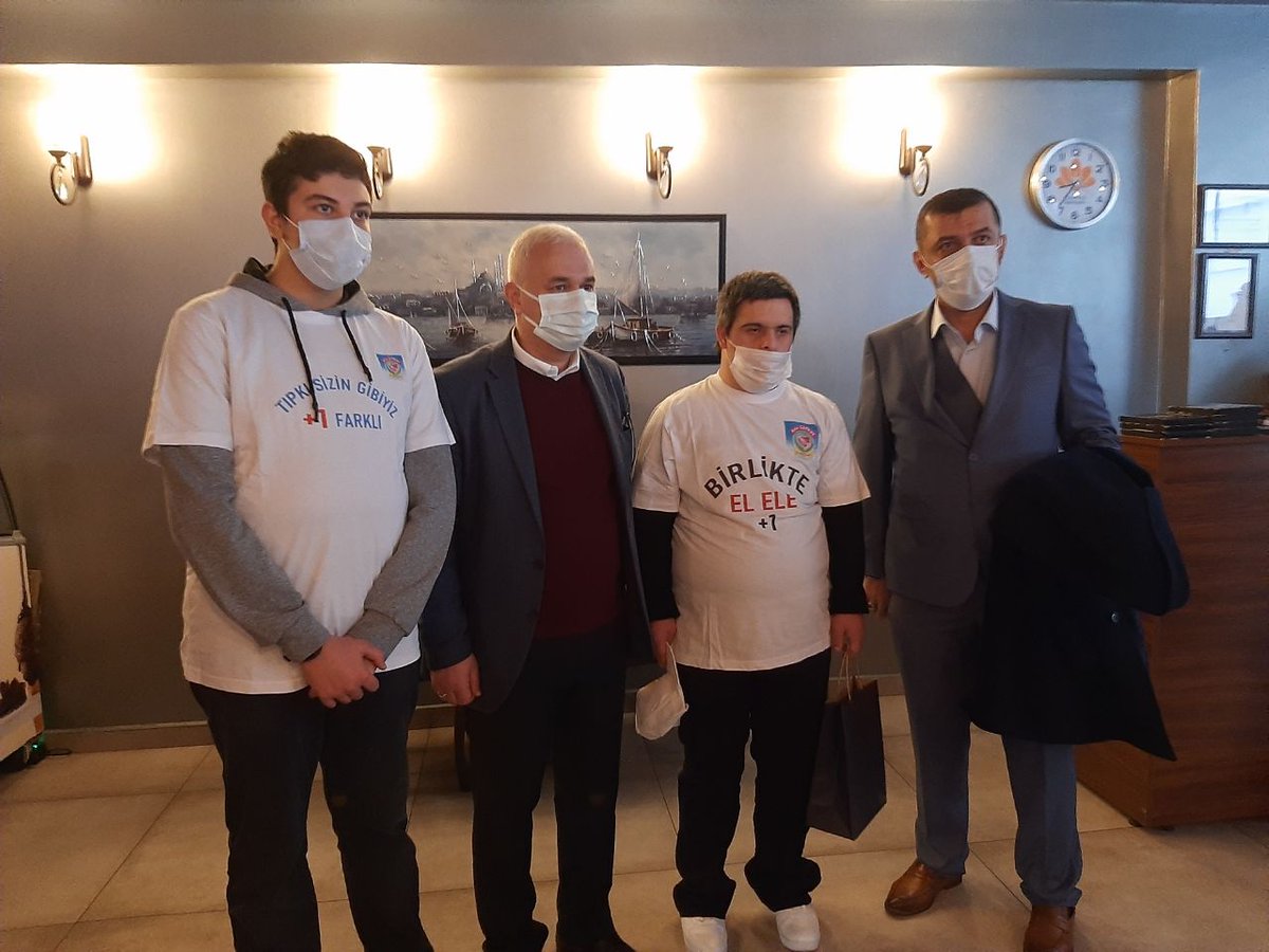 hayirdayarisan's tweet photo. #iyilikyaphayırdayarış diyerek #21mart farkındalık günü dolayısıyla #Down sendromlu Arkadaşlarımız ile bir araya geldik,
Etkinlikte bizleri yalnız bırakmayan Ana Şefkat öğretmen ve öğrencilerine belediye başkan yardımcılarımız,
@Gulten_Trz ve @Zafer_sogutcu beye teşekkür ederiz. https://t.co/8VF5BPiP8k