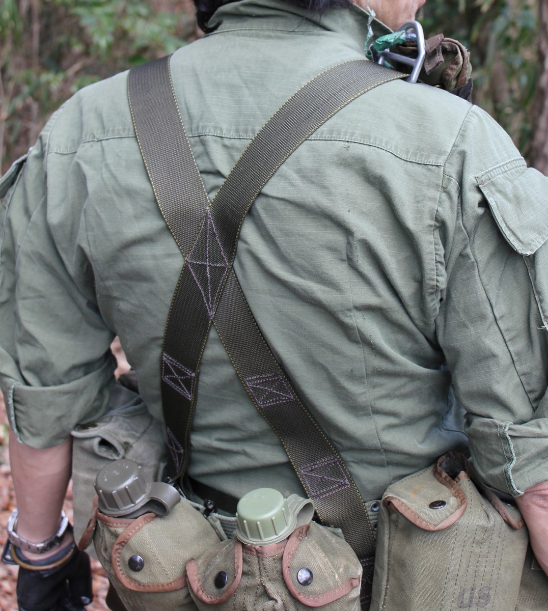 D_W_NeoNam's tweet photo. Carter&DreamWorks【neo-NAM】#2
STABOrig ed.3
・Specification settings&Sewing: Carter
・Self-made metal fittings: DreamWorks
MS22040/MS22044/MS22045
・Webbing belt: MIL-W-27265 TYPE 7
#ネオナム #STABO #スタボ https://t.co/xkNoO6tVJm