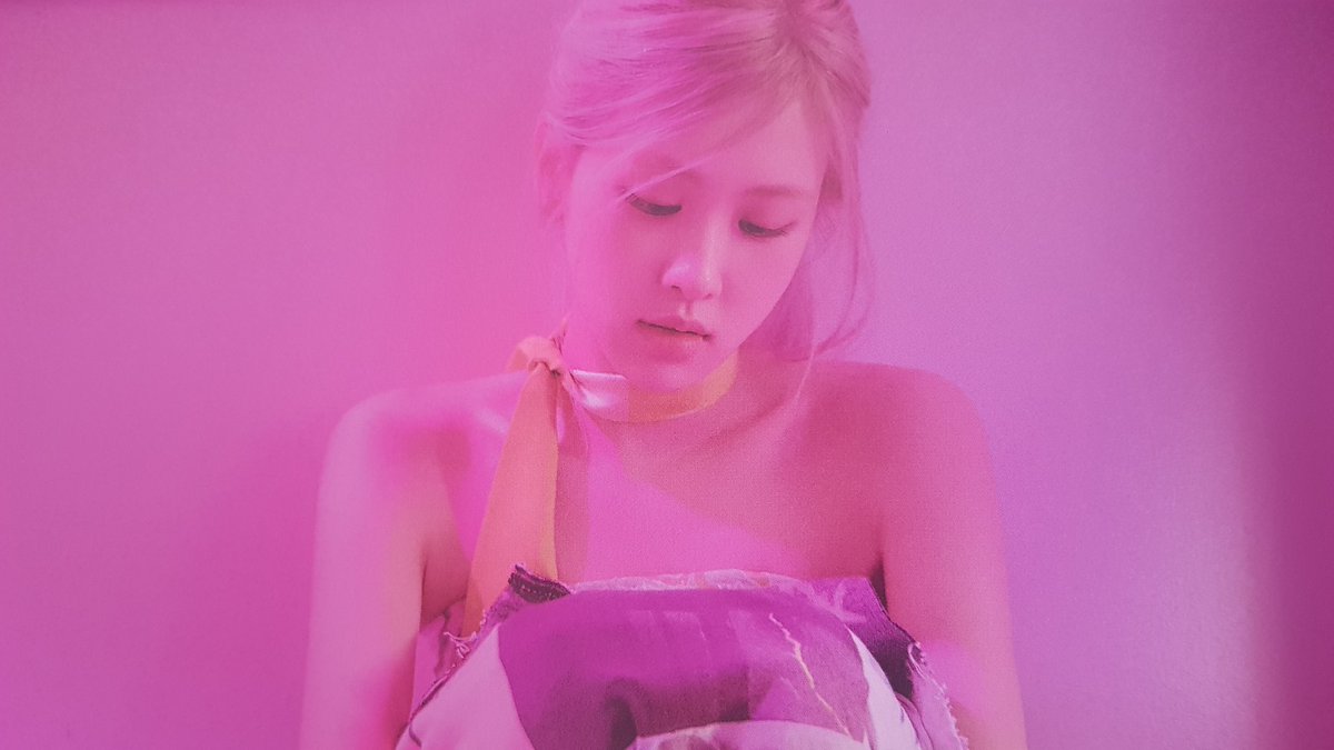 rosé pics tweet media