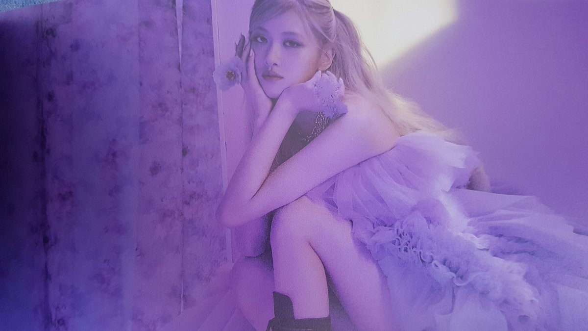 rosé pics tweet media