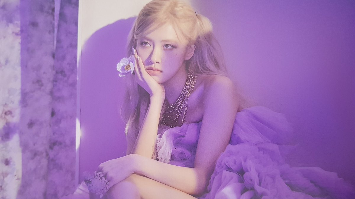 rosé pics tweet media