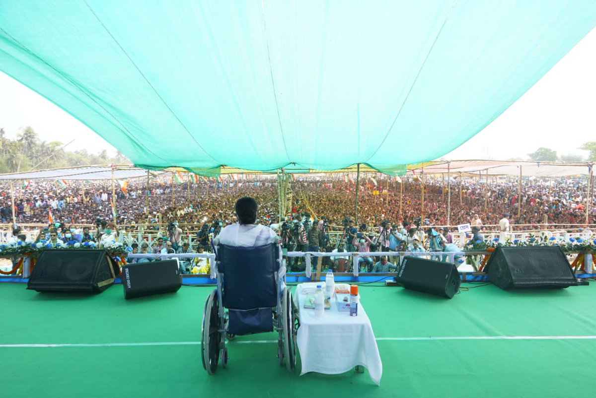 𝐑𝐢𝐣𝐮 𝐃𝐮𝐭𝐭𝐚 (@drrijudutta_tmc) on Twitter photo “বহিরাগত আসে, বহিরাগত যায়
বাংলা নিজের মেয়েকেই চায় ।” - <a href="/abhishekaitc/">Abhishek Banerjee</a>
জয় বাংলা 🙏🏻
<a href="/MamataOfficial/">Mamata Banerjee</a> ছিল,আছে,থাকবে।।
#DidirUnnayanerKhelaHobe #BanglaNijerMeyekeiChay #Didir10Ongikar #KhelaHobe “বহিরাগত আসে, বহিরাগত যায়
বাংলা নিজের মেয়েকেই চায় ।” - <a href="/abhishekaitc/">Abhishek Banerjee</a>
জয় বাংলা 🙏🏻
<a href="/MamataOfficial/">Mamata Banerjee</a> ছিল,আছে,থাকবে।।
#DidirUnnayanerKhelaHobe #BanglaNijerMeyekeiChay #Didir10Ongikar #KhelaHobe