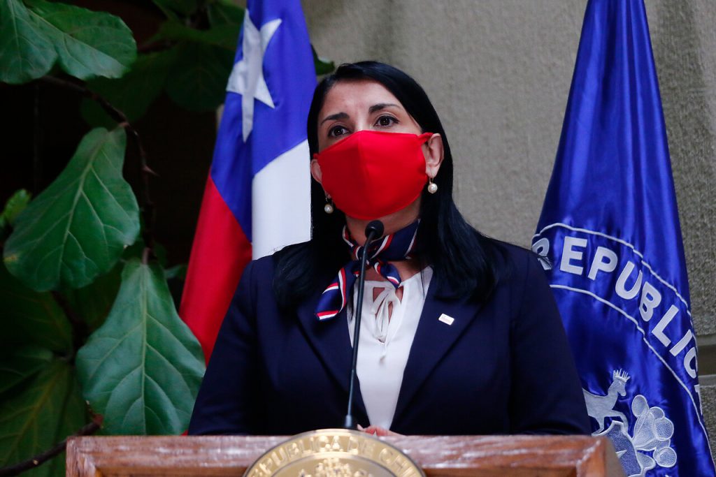 eldesconcierto's tweet photo. Karla Rubilar escribe carta a Izkia Siches: Dice que si no «enmienda el rumbo», renunciará al Colegio Médico ➡ https://t.co/gtZ0kOoMRv https://t.co/ATEQ2lqQjs