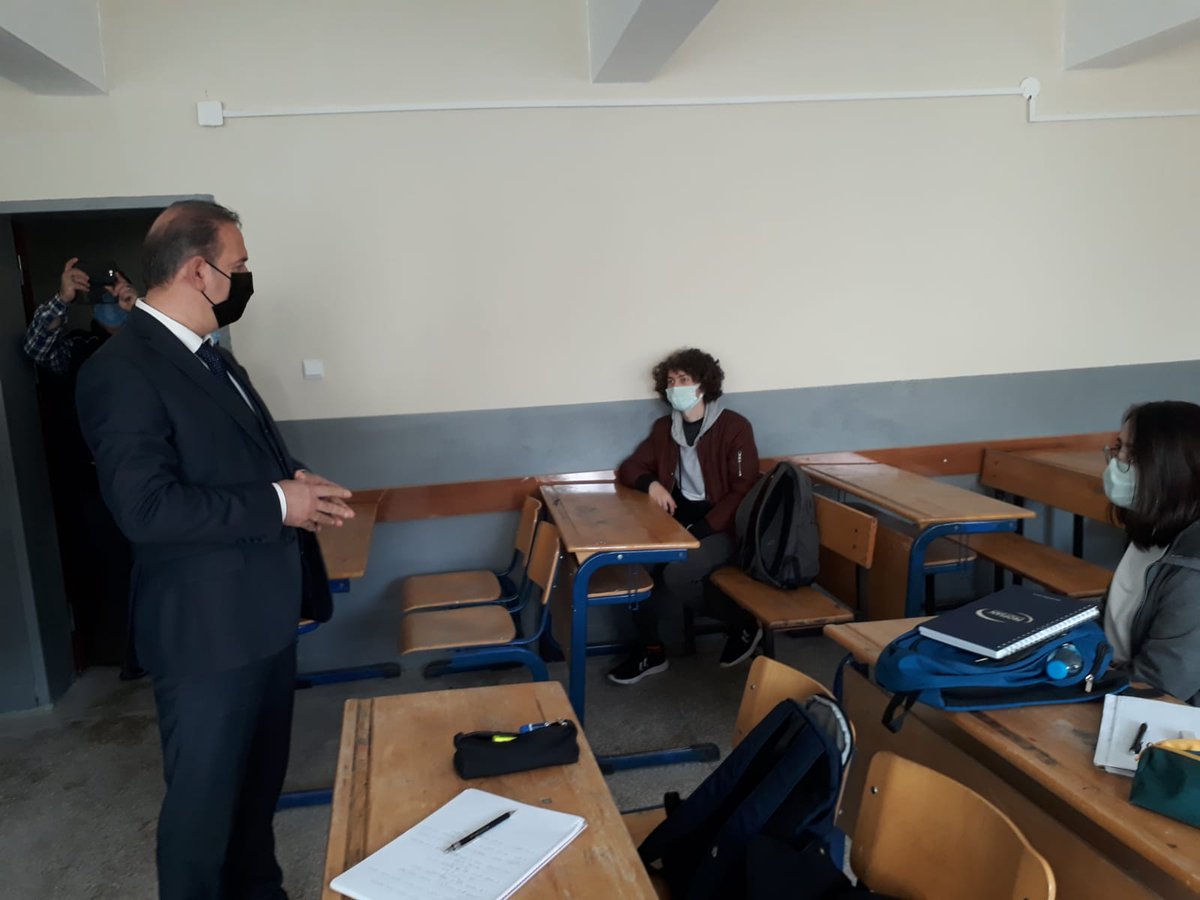 ZonguldakMEM's tweet photo. Hamidiye Anadolu Lisesi ve Ahmet Taner Kışlalı Ortaokulu’nu ziyaret eden İl Milli Eğitim Müdürümüz Sayın Ali TOSUN, sınıflarda öğrencilerle sohbet ederek, öğrencileri dinledi.

@tcmeb 
@ali_tosun77 https://t.co/94OSKV3yFk