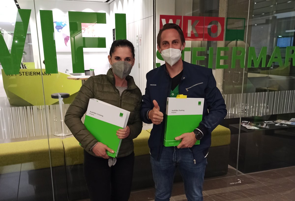 HotelLegenstein's tweet photo. Lockdown bietet einmalige Gelegenheit, neues Wissen zu erwerben 🎓

Gastgeber und Mitarbeiter des Vulkanlandhotels Legenstein nutzen coronabedingte Schließung des Hotels für Seminare.

Weiterlesen: https://t.co/KX6qmUksEW

#Lockdown #Weiterbildung #Vulkanlandhotel #Legenstein https://t.co/JpXddzT5xz
