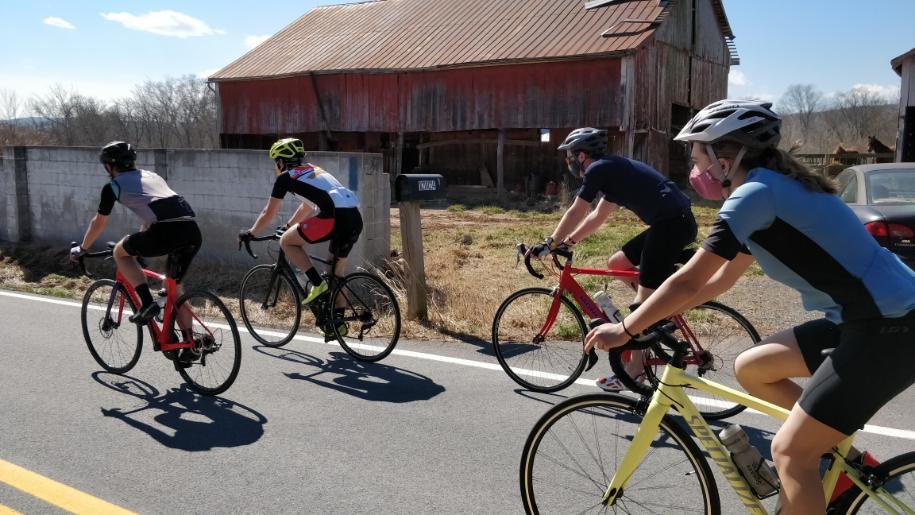 Throwback to spring break cycling! #TriTerps🚴‍♀️