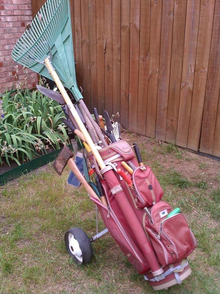 PaulRellyJunior's tweet photo. Hayesy-B ... yard guy. @HayesTSN @odognine2 @jamiemclennan29 @OverDrive1050 @TSN1050Radio #yesguy #yardguy #gritgrinder https://t.co/ziyG9qS6z1