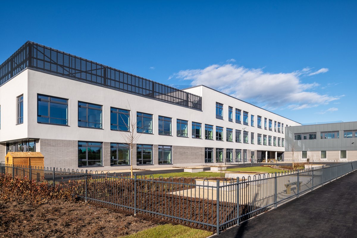 hubNorthScot's tweet photo. Link to a video of the new Lossiemouth High School, which we have successfully delivered for @TheMorayCouncil with @balfourbeatty as our main contractor and designed by @_jmarchitects. Pupils move in after #Easter. #stunningschool #communitybenefits

https://t.co/KVuVkGxwtL https://t.co/nDb6QgLw4S